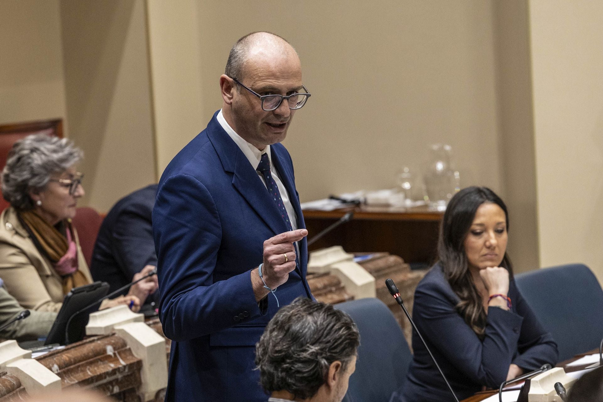 El Pleno de la Asamblea Regional de este viernes, en imágenes