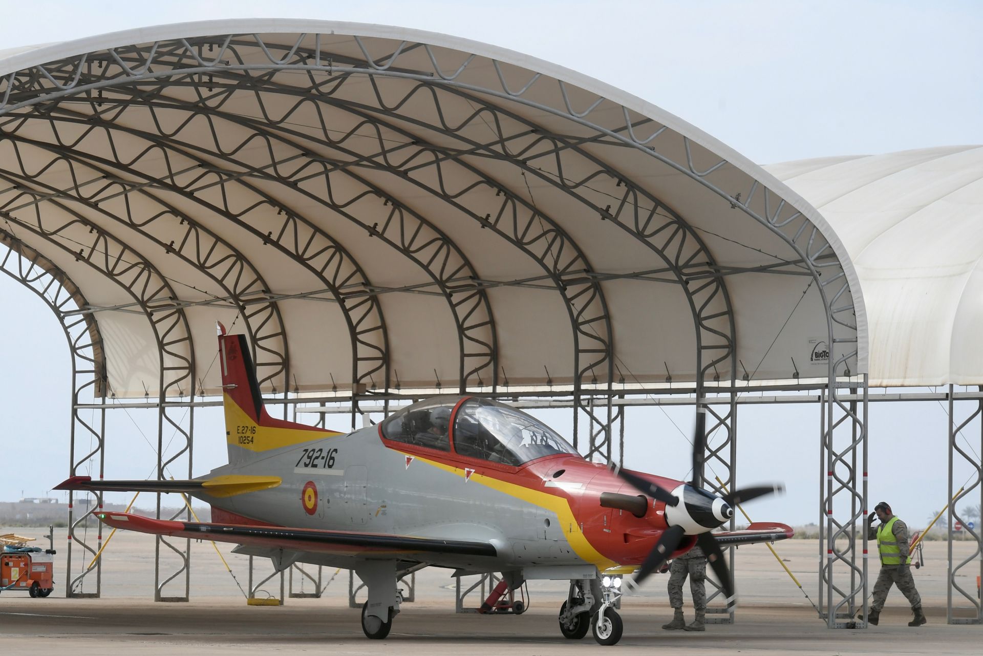 La visita de la ministra de Defensa a la Academia General del Aire de San Javier, en imágenes