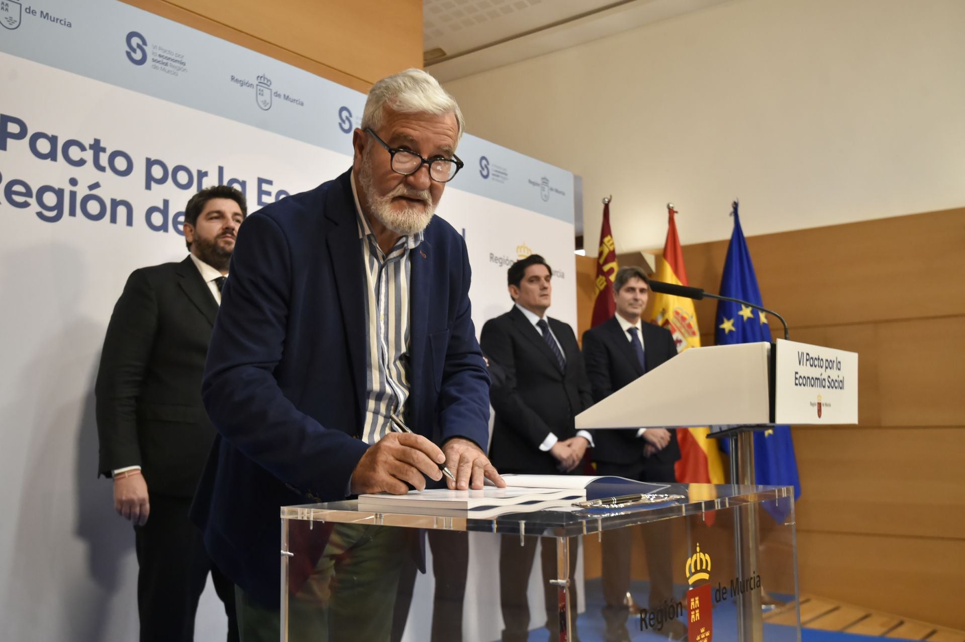 En imágenes, el acto de firma del VI Pacto por la Economía Social en la Región