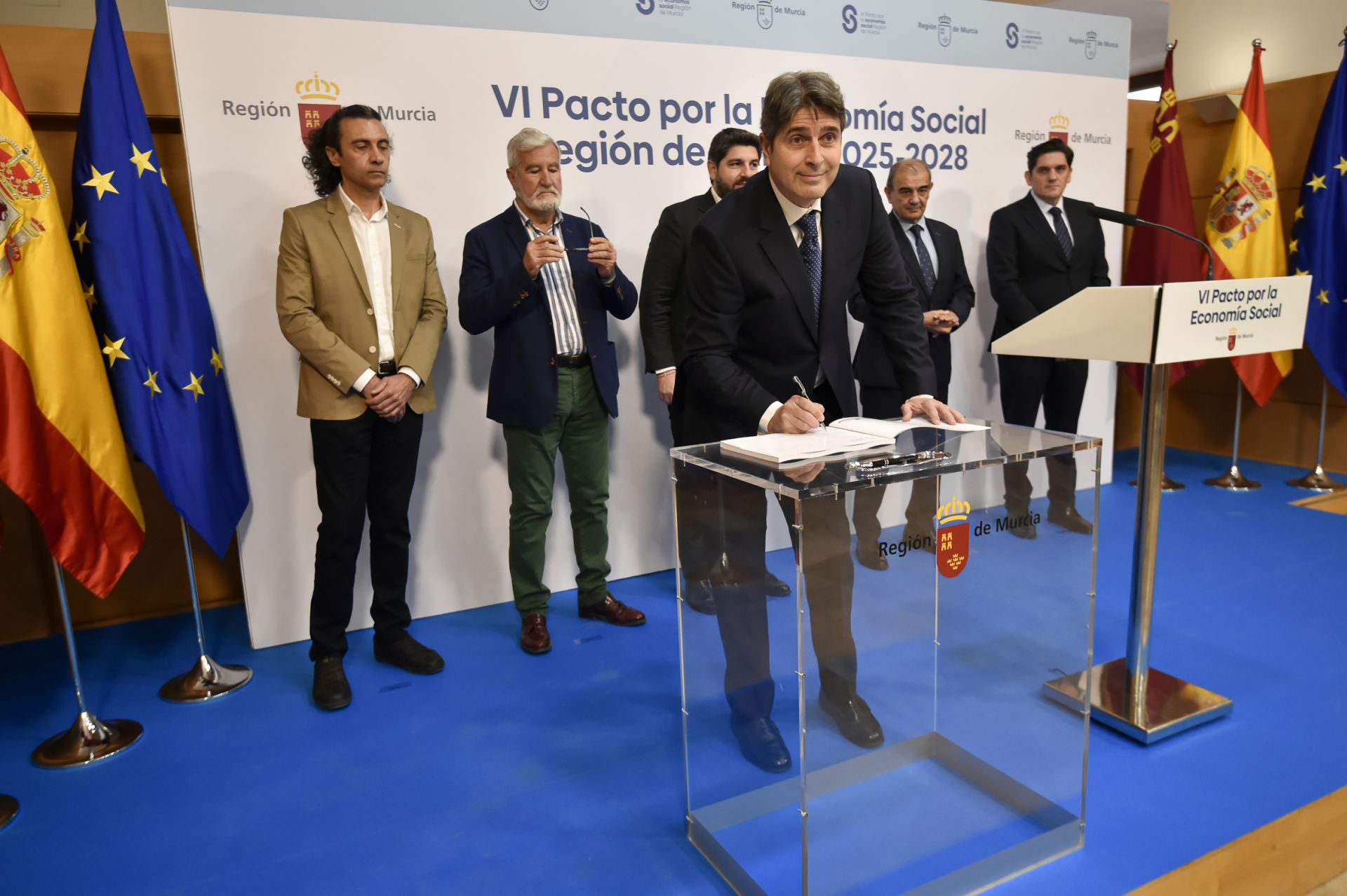 En imágenes, el acto de firma del VI Pacto por la Economía Social en la Región