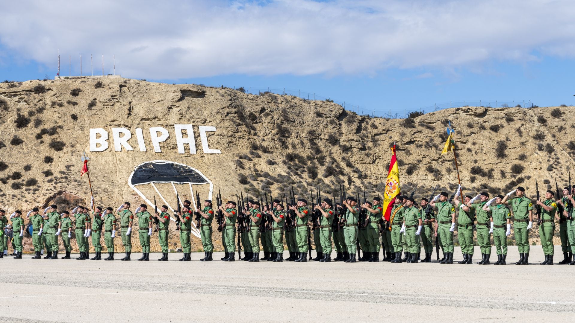 El aniversario de las Fuerzas Paracaidistas del Ejército de Tierra, en imágenes