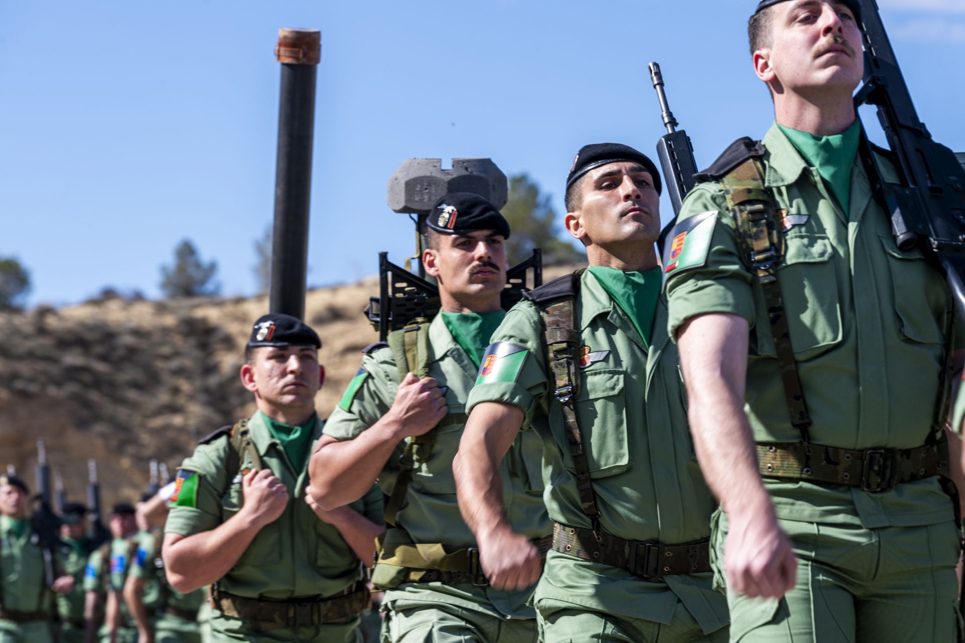 El aniversario de las Fuerzas Paracaidistas del Ejército de Tierra, en imágenes