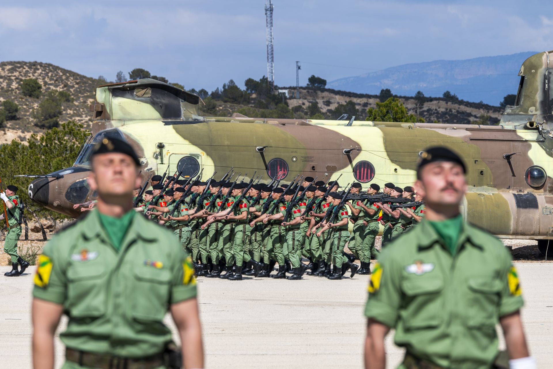 El aniversario de las Fuerzas Paracaidistas del Ejército de Tierra, en imágenes