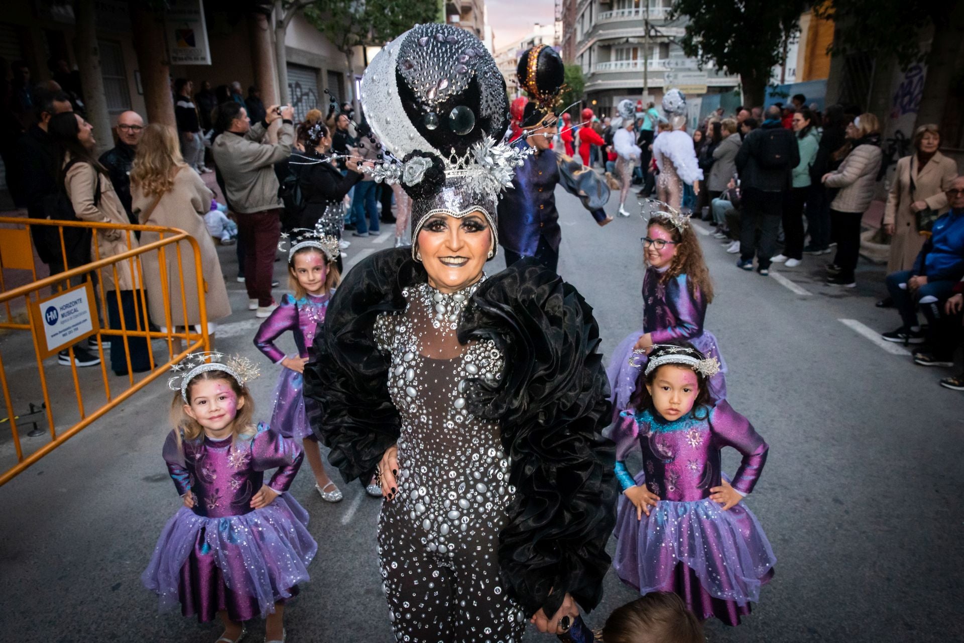 El desfile concurso del Carnaval de Torrevieja, en imágenes