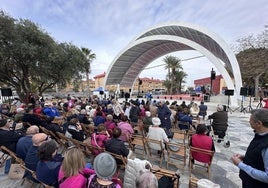 El nuevo parque urbano cuenta con un escenario para eventos culturales.