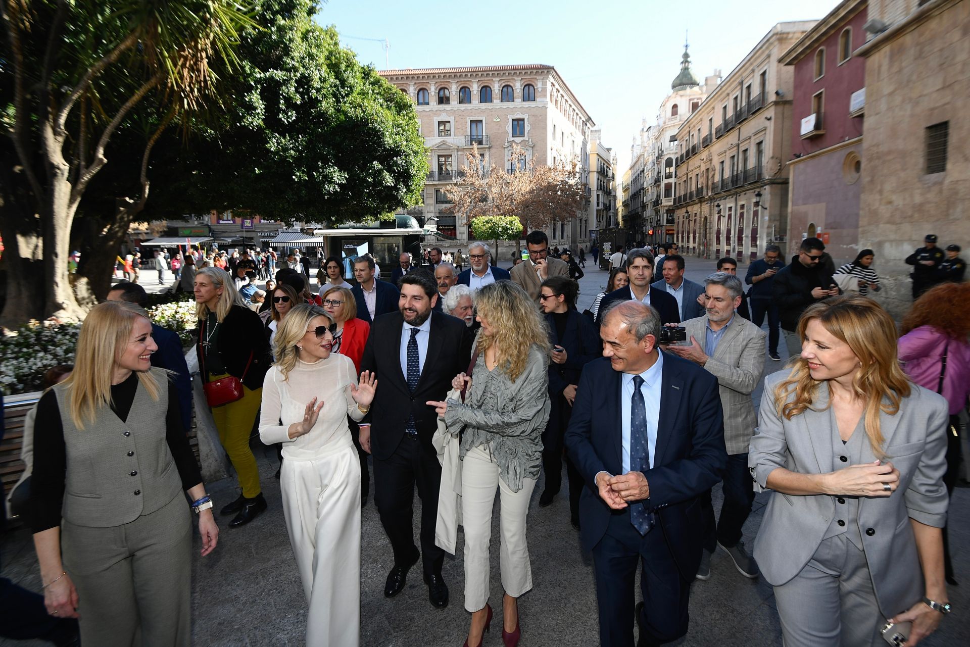 Inauguración de la obra de Cristóbal Gabarrón en la plaza de Santo Domingo de Murcia, en imágenes