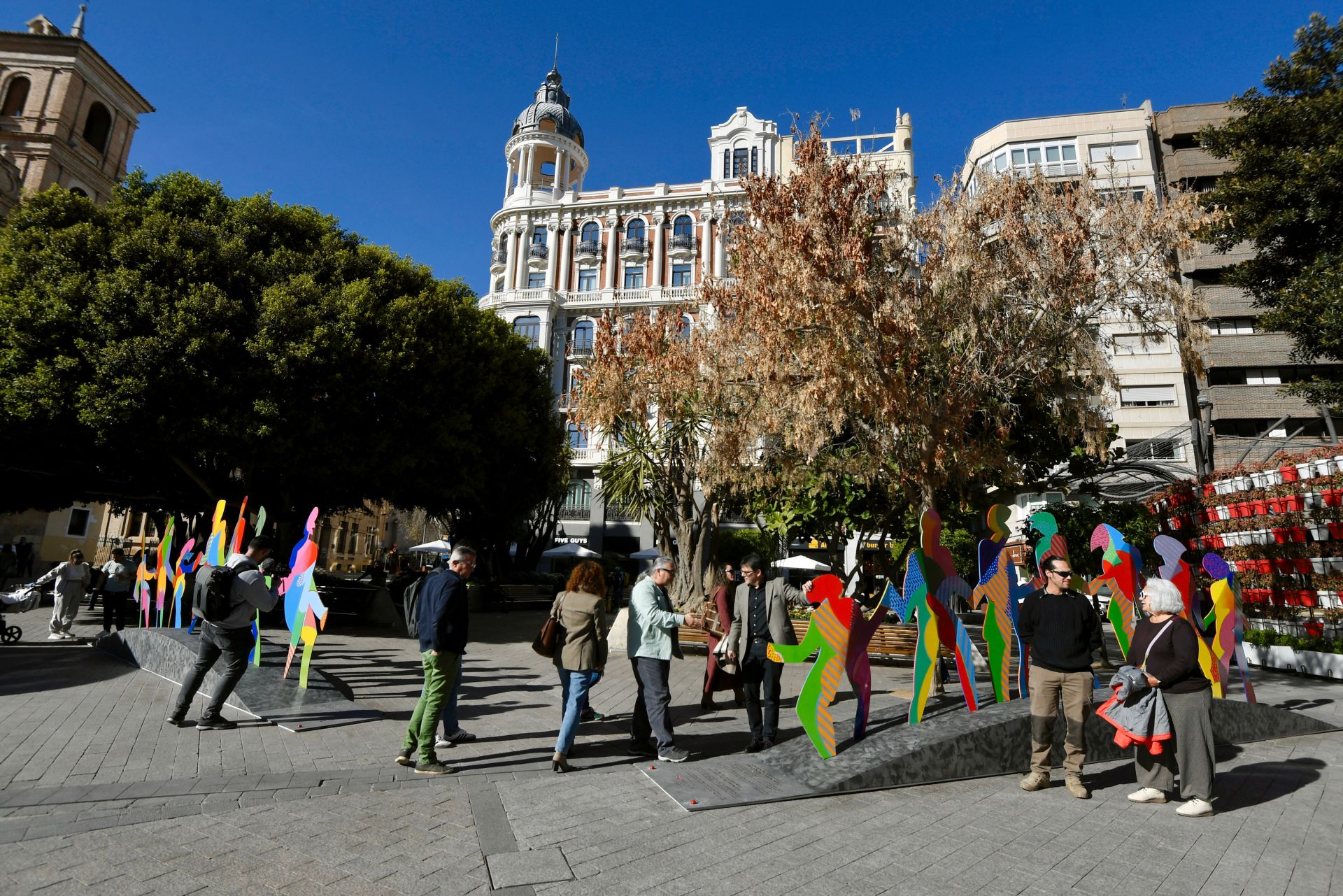 Inauguración de la obra de Cristóbal Gabarrón en la plaza de Santo Domingo de Murcia, en imágenes