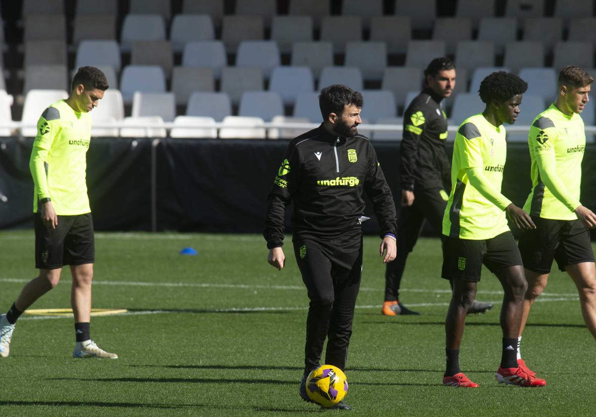 Fernández Romo, durante un entrenamiento en el Cartagonova.