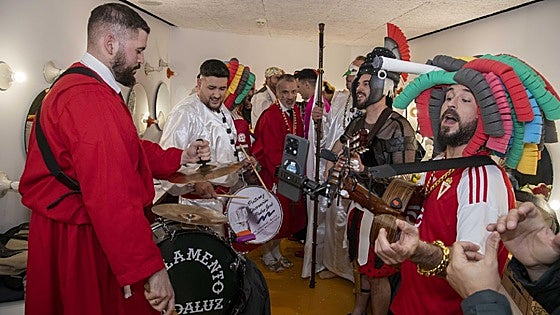 Las chirigotas ponen la chispa al Carnaval de Cartagena