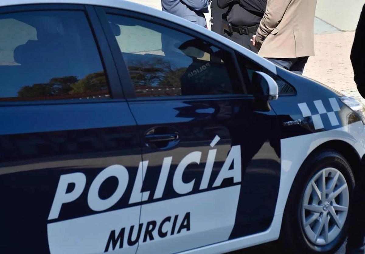 Vehículo de la Policía Local de Murcia, en una imagen de archivo.