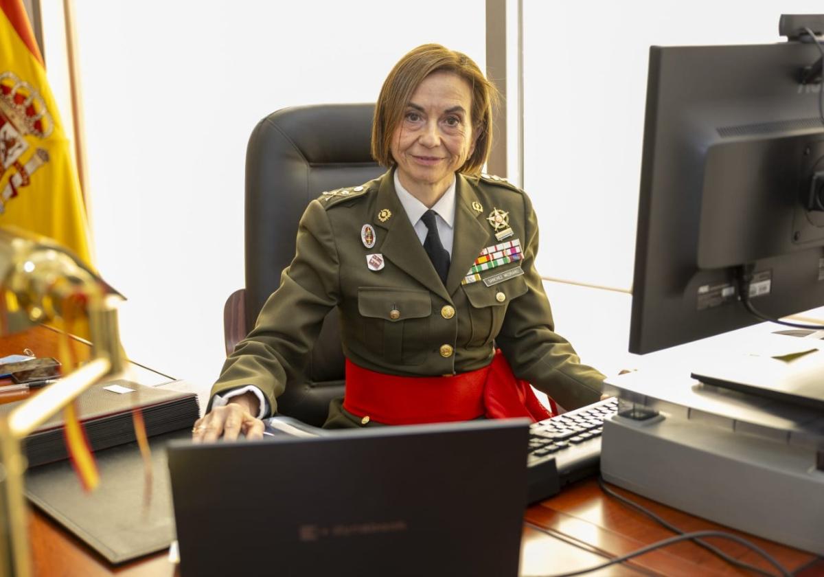 María Dolores Sánchez, en su despacho del Cuartel General de la Armada, en el área de Intervención Delegada Central. El edificio está en la plaza de Cibeles de Madrid.