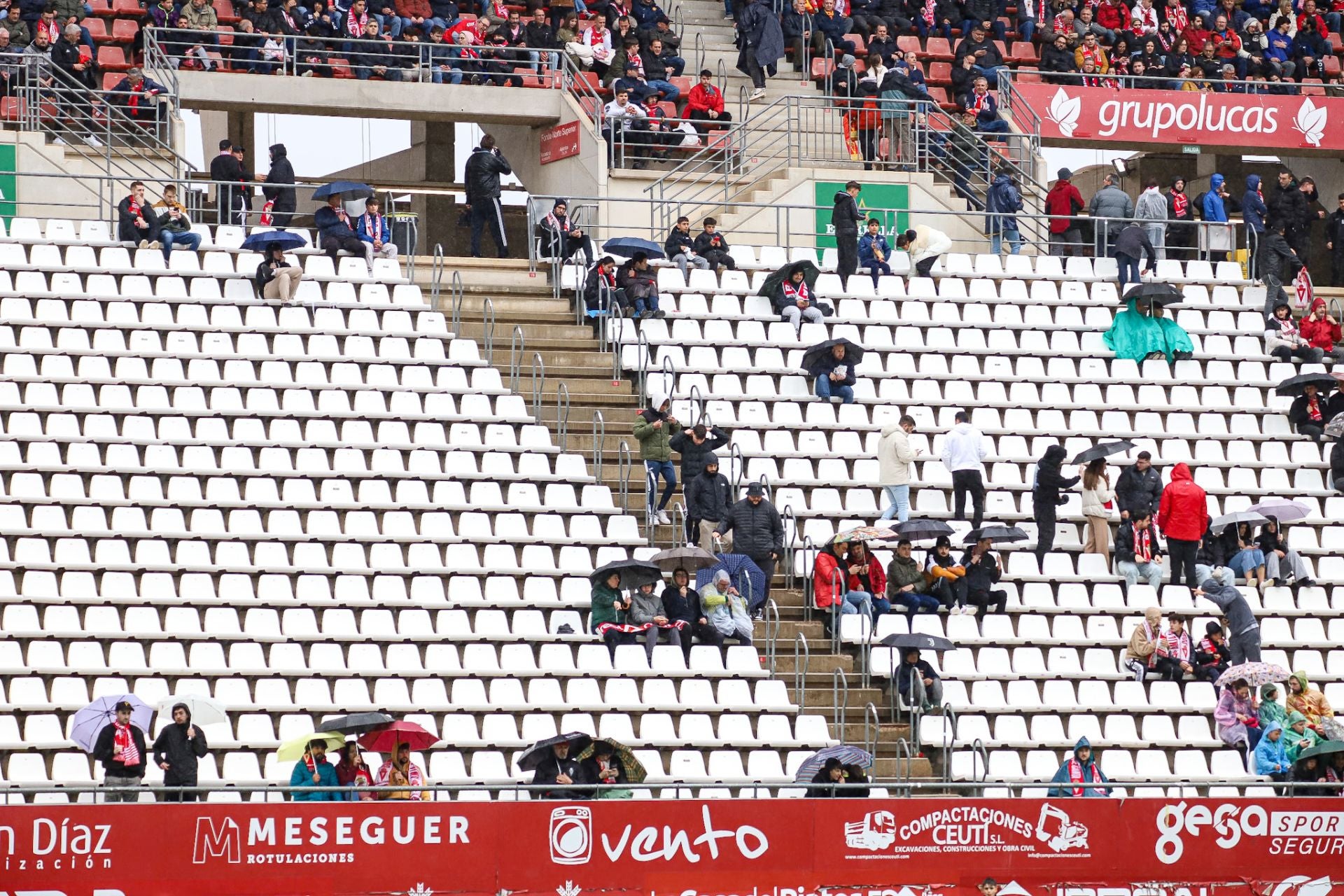 La derrota del Real Murcia frente al Ibiza, en imágenes