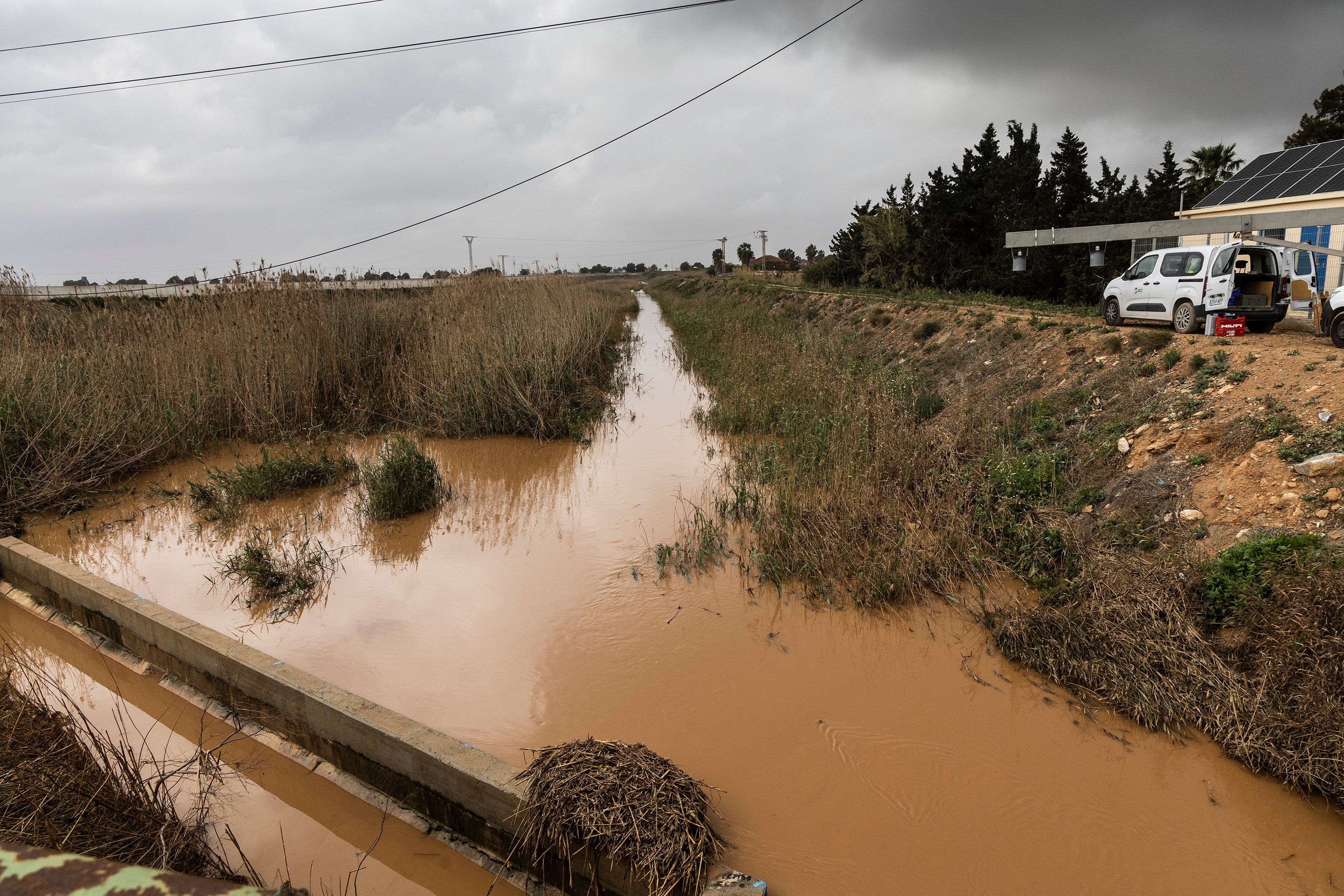 La entrada de agua al Mar Menor a través de la rambla del Albujón, en imágenes