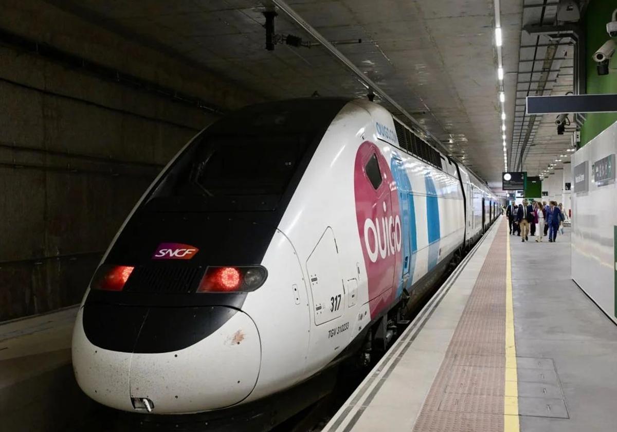 Un tren de Ouigo, en la estación de El Carmen de Murcia, en una imagen de archivo.