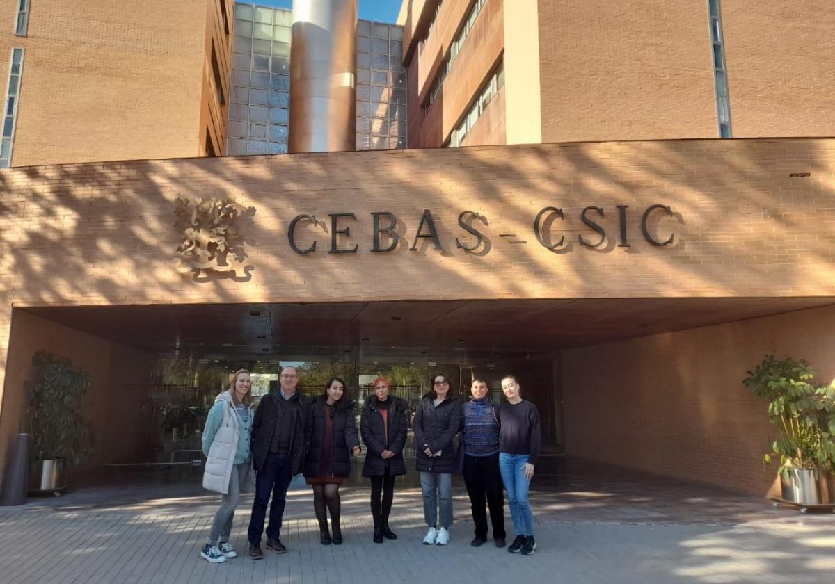 Participantes en la jornada sobre agricultura sostenible en las instalaciones del Cebas-CSIC.