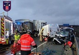 Estado en el que quedaron los vehículos involucrados en el accidente de la A-7 en Murcia.