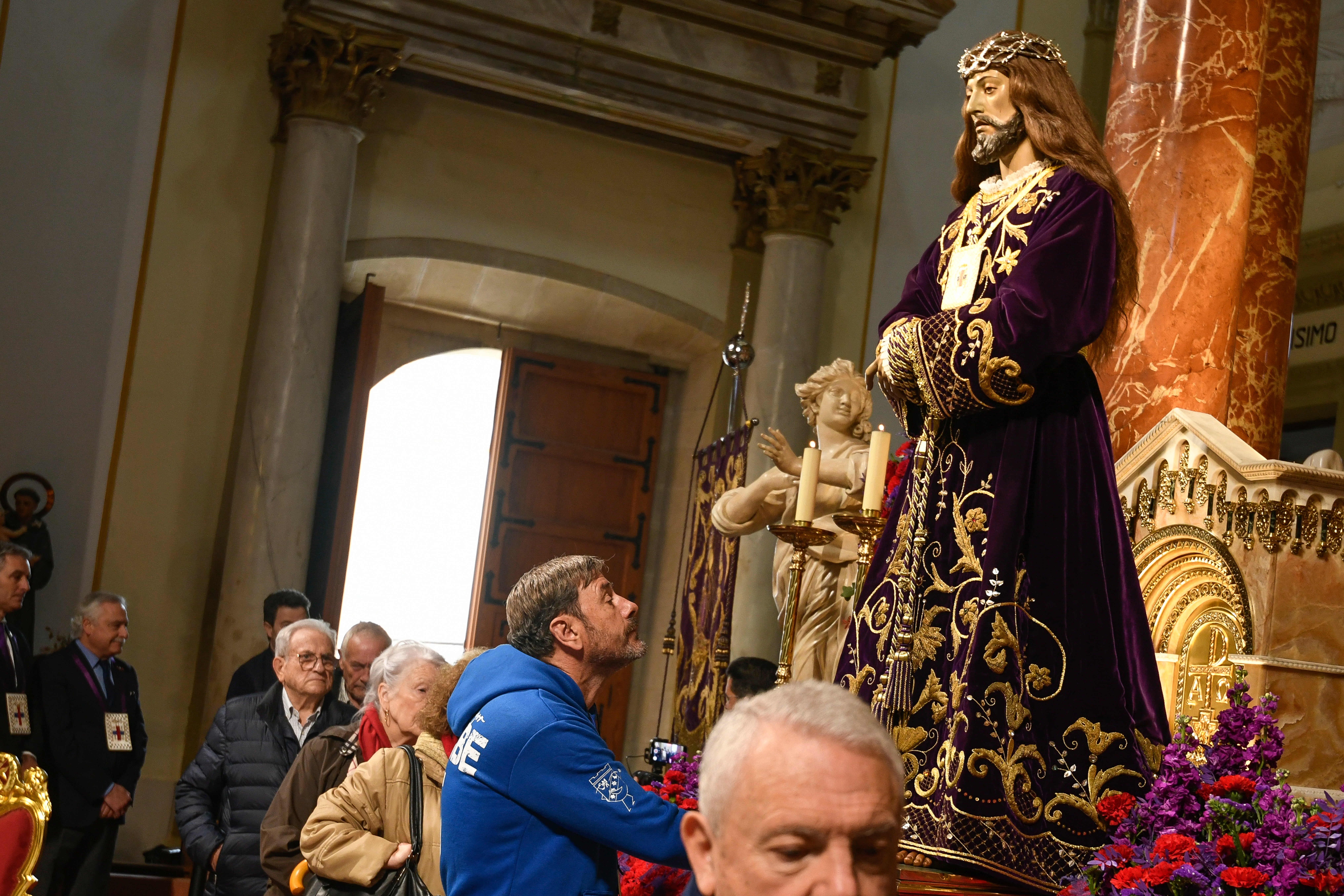 Besapié del Cristo del Rescate, en imágenes