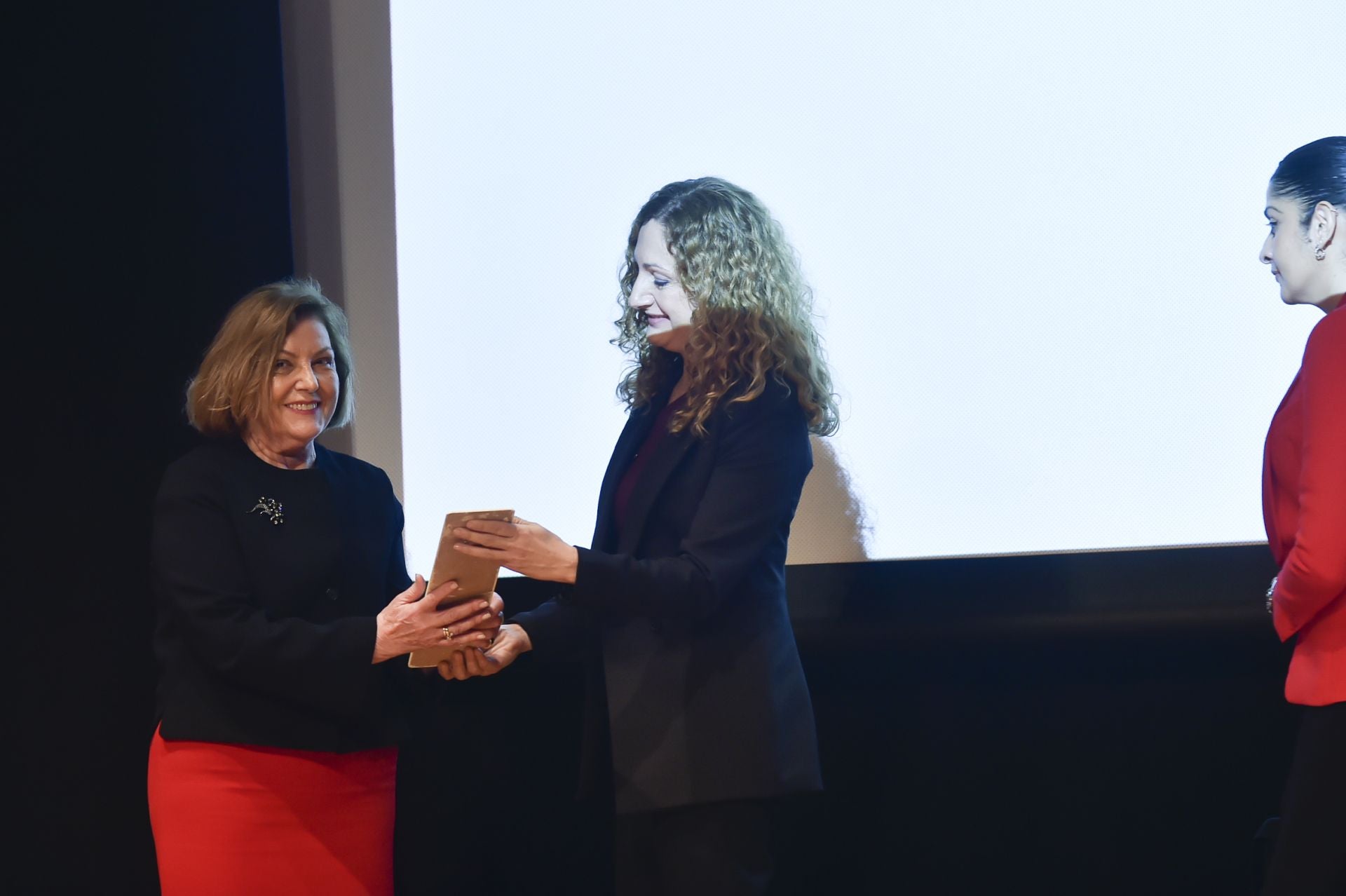 En imágenes, la entrega de los Premios 8 de Marzo de la Comunidad