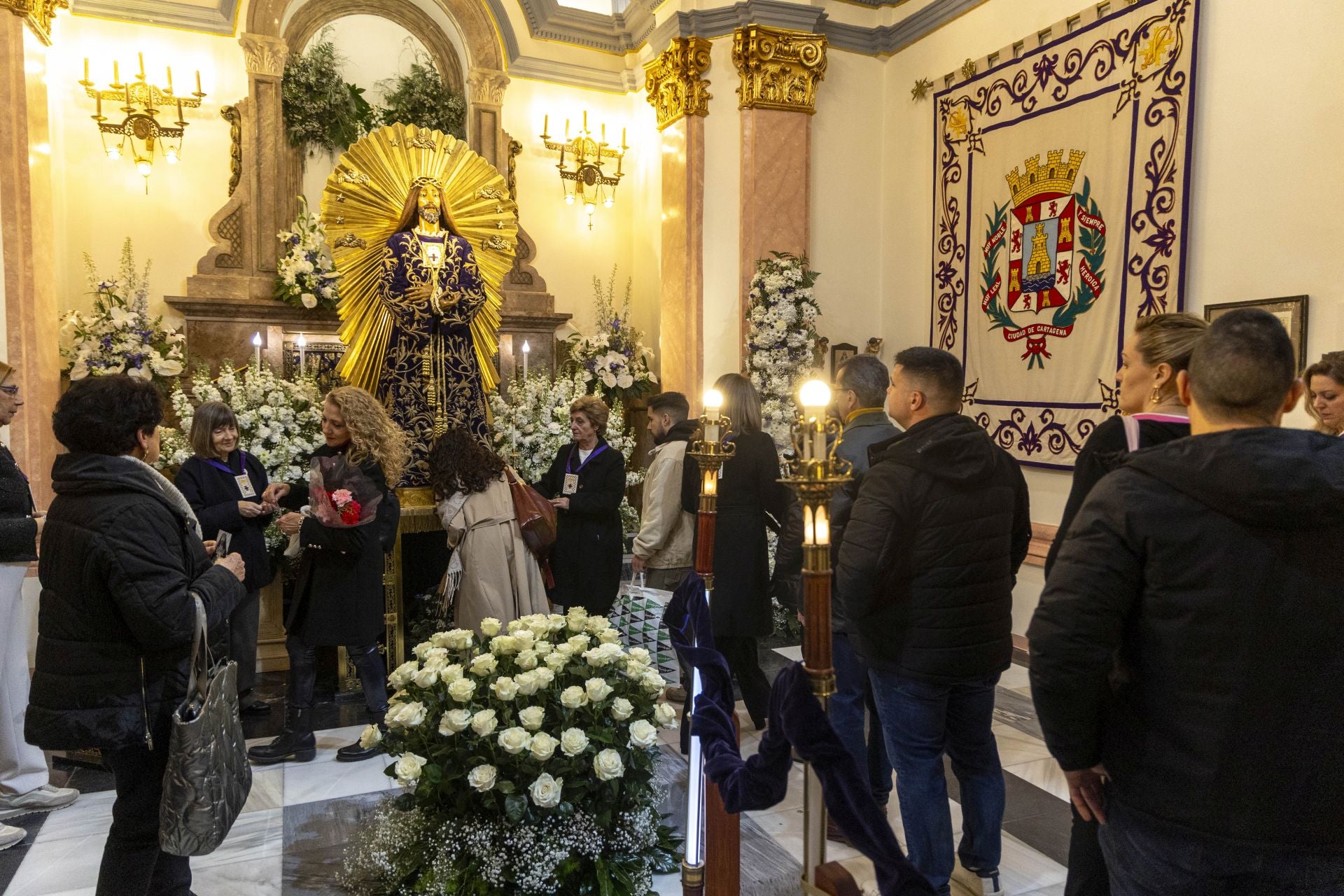 En imágenes, el besapié al Cristo de Medinaceli en Cartagena