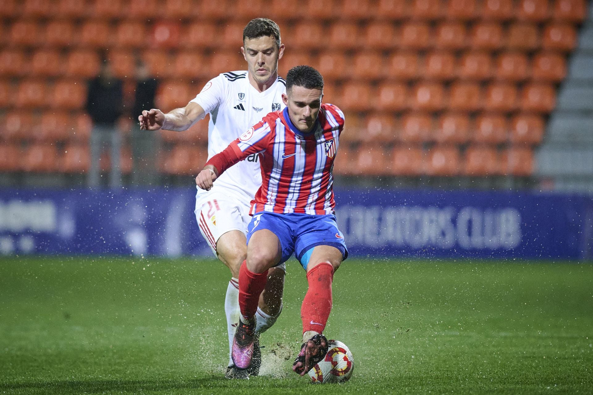 La derrota del Real Murcia frente al Atleti B, en imágenes