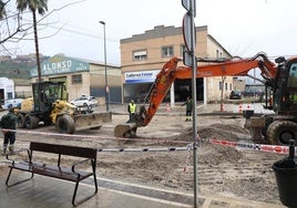 Trabajos de reparación de los daños provocados por la lluvia en la carretera de Caravaca.