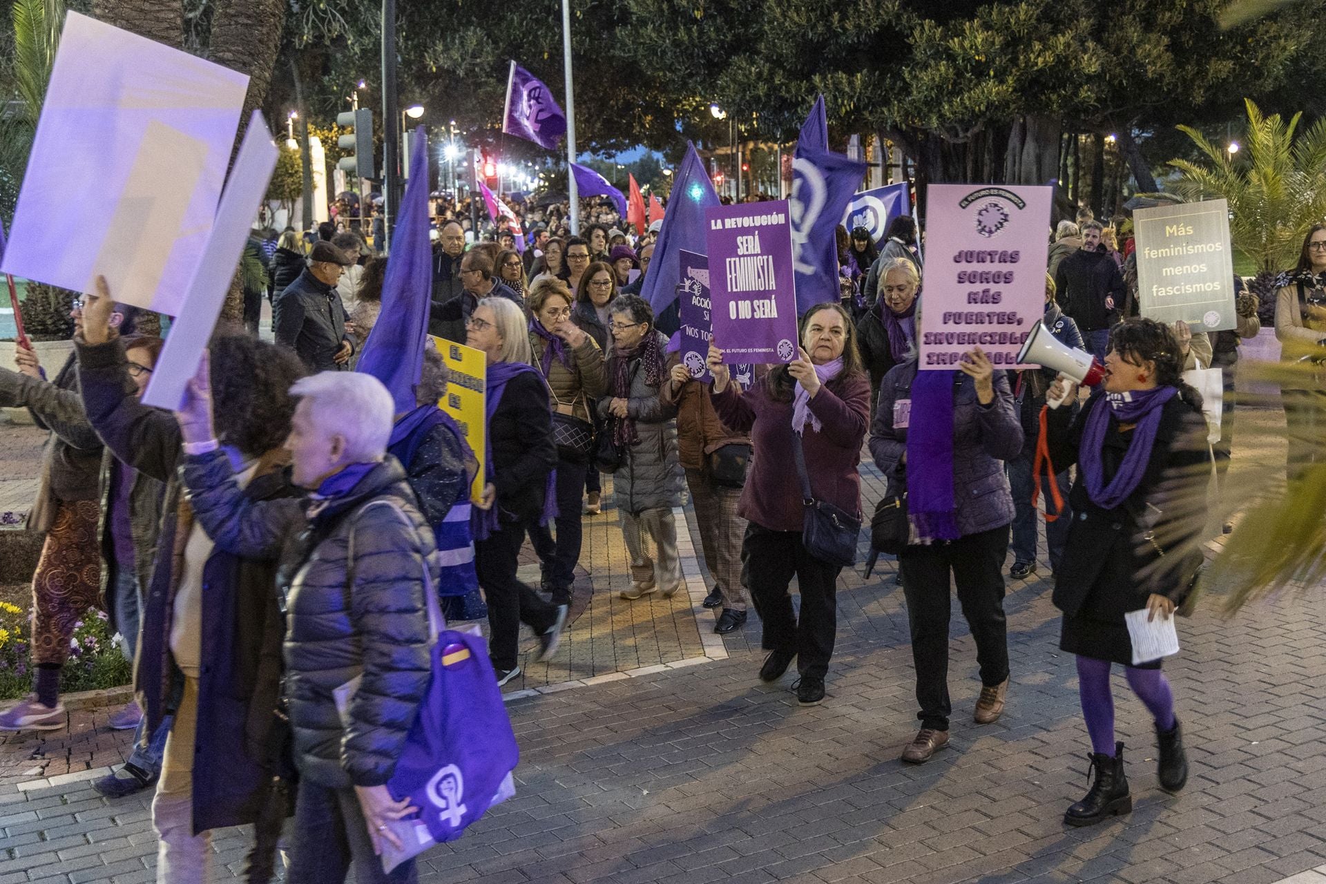 Manifestación por el 8M en Cartagena, en imágenes