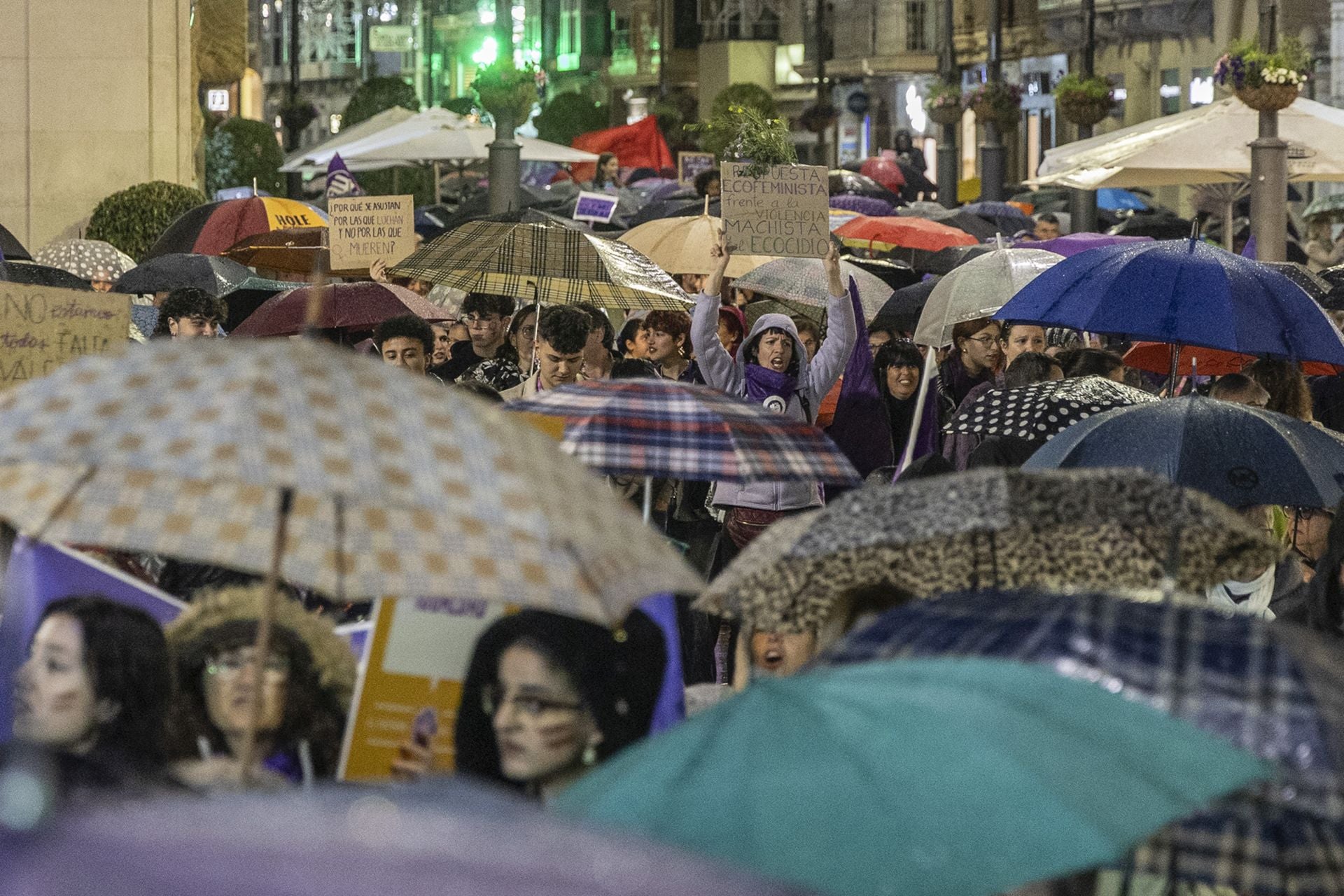 Manifestación por el 8M en Cartagena, en imágenes