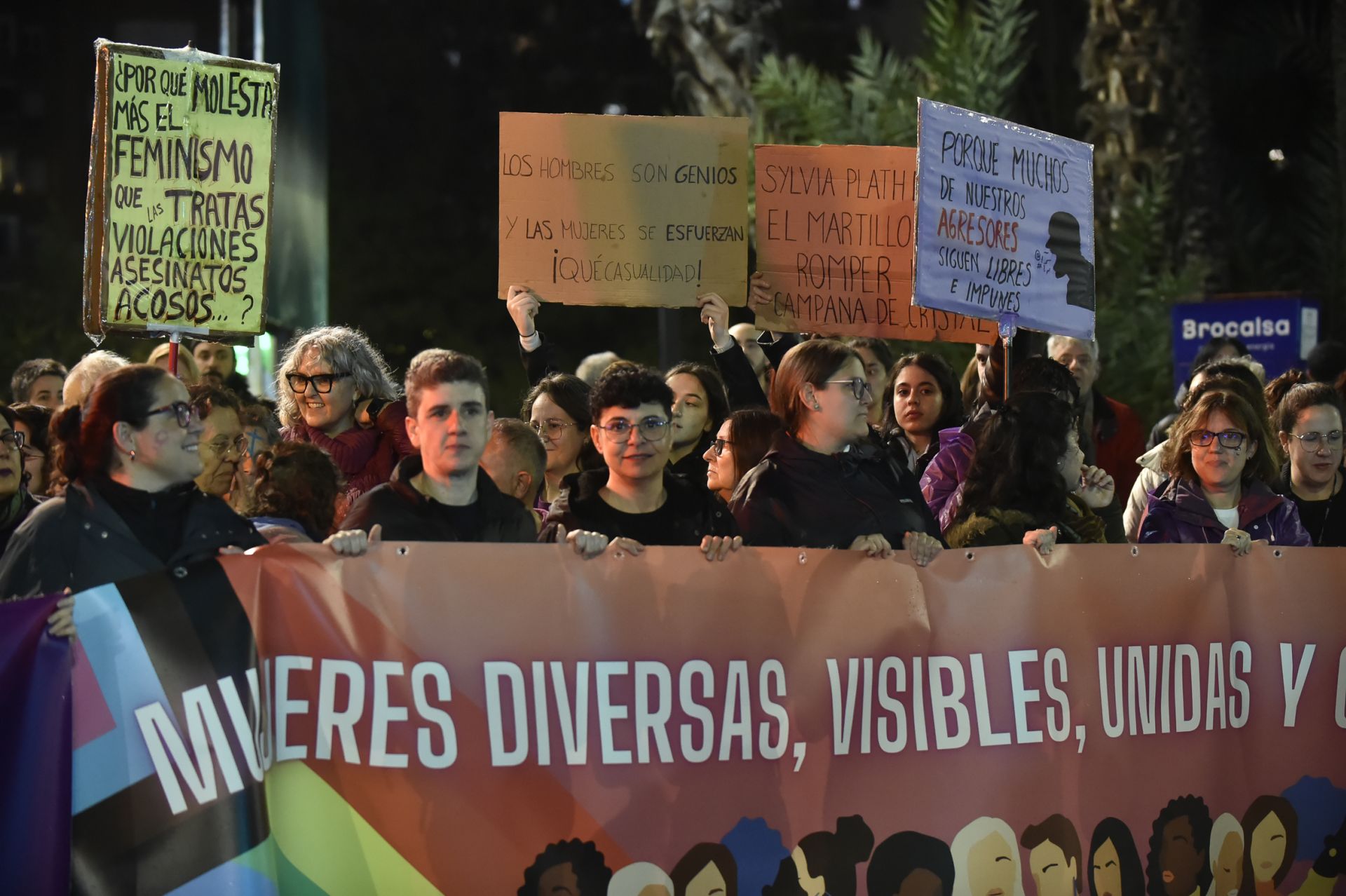 Manifestación por el 8M en Cartagena, en imágenes