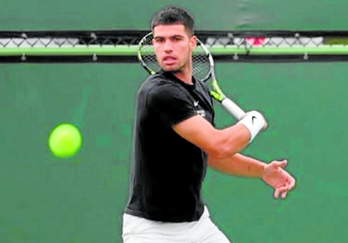 Carlos Alcaraz, en un entrenamiento en California.