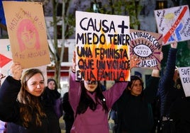 La manifestación por el 8M en Lorca, en imágenes