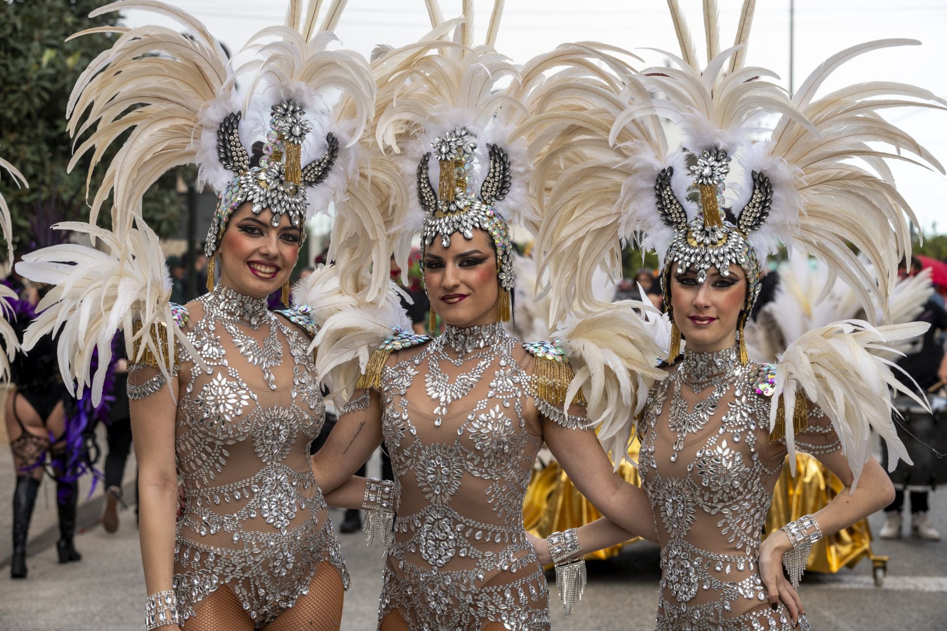 La Piñata pone el punto final al Carnaval en Llano de Brujas