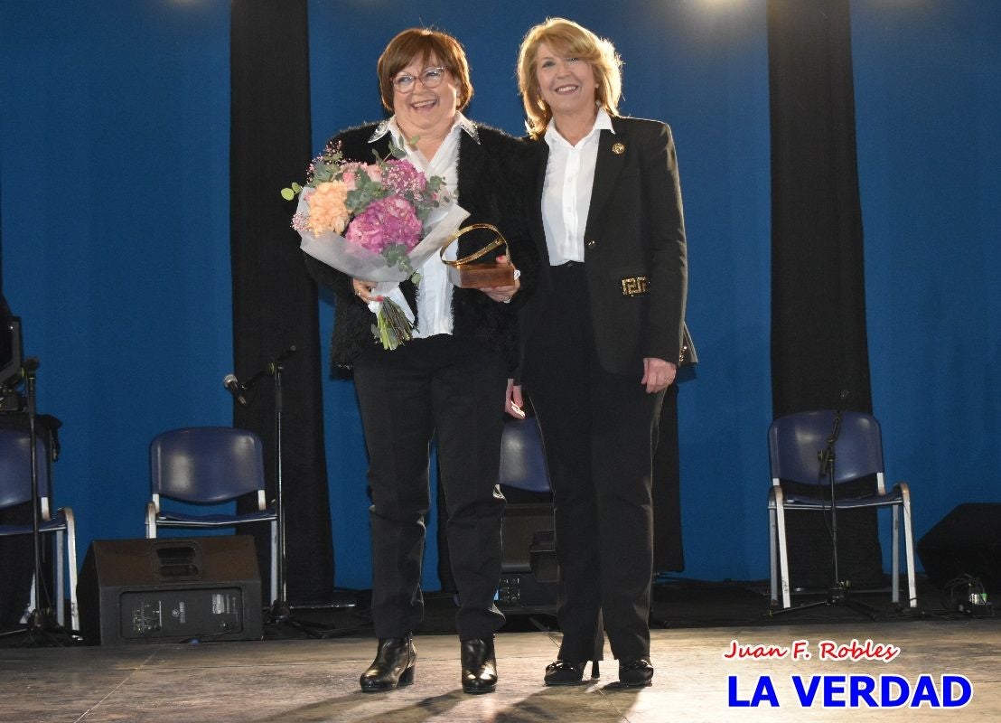 Caravaca entrega los premios y galardones del Día de la Mujer