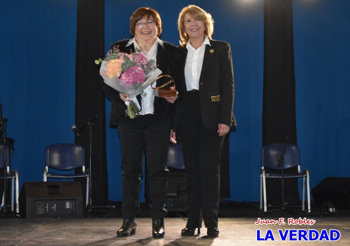 Caravaca entrega los premios y galardones del Día de la Mujer