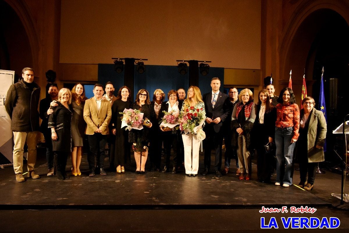 Caravaca entrega los premios y galardones del Día de la Mujer