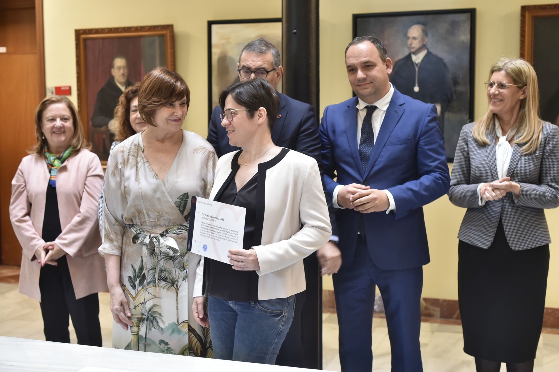 El acto de entrega de los premios al liderazgo femenino en investigación de la UMU, en imágenes