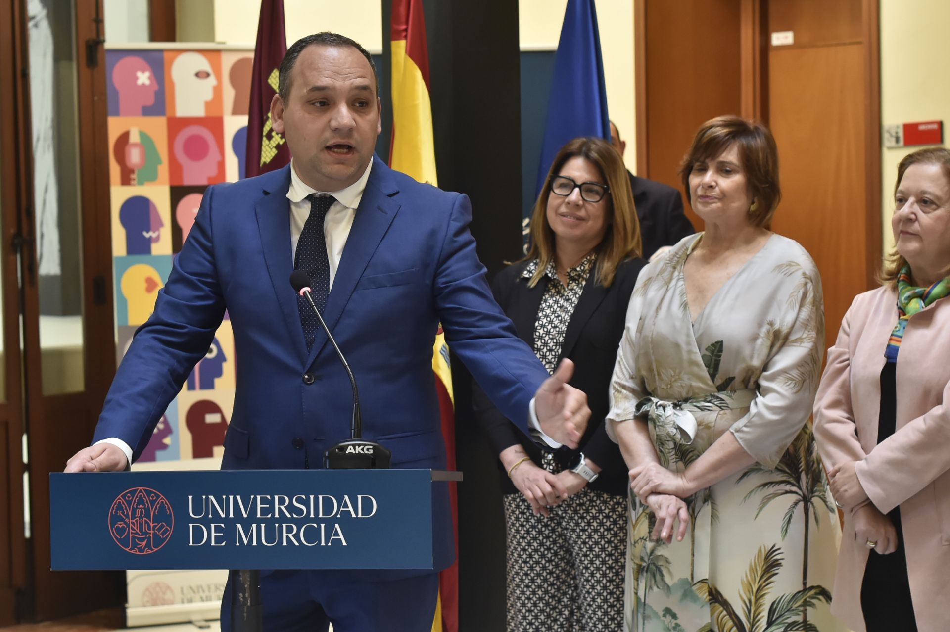 El acto de entrega de los premios al liderazgo femenino en investigación de la UMU, en imágenes