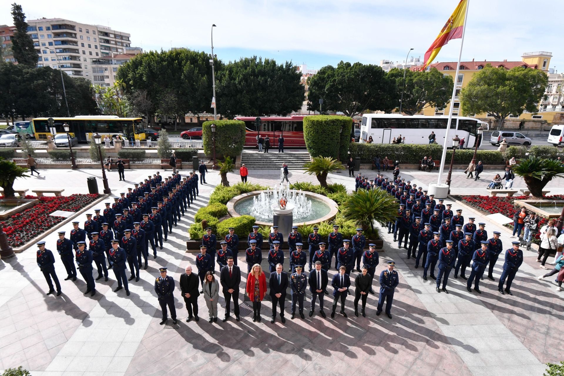Visita de los alumnos de la AGA al Ayuntamiento de Murcia, en imágenes