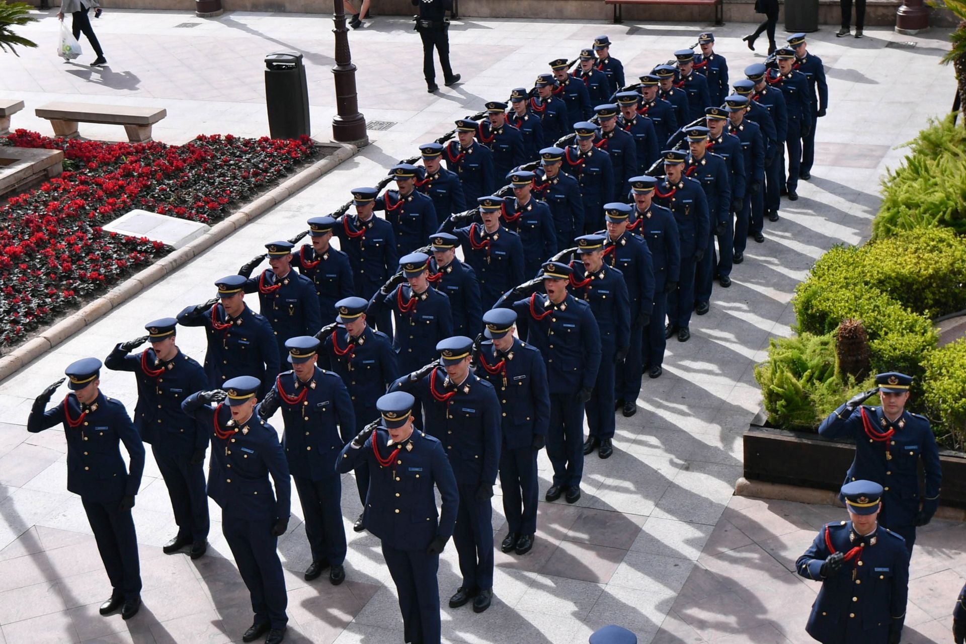 Visita de los alumnos de la AGA al Ayuntamiento de Murcia, en imágenes
