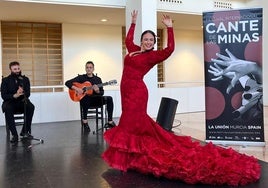 La bailaora Paula Rodríguez durante la presentación este lunes del Encuentro.