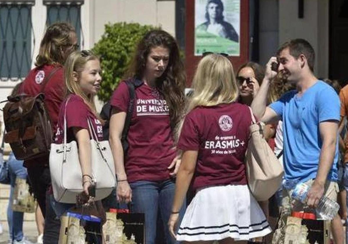 Varios estudiantes Erasmus en Murcia, en una imagen de archivo.