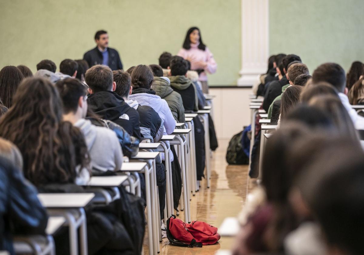 Alumnos de un instituto, en una imagen de archivo.