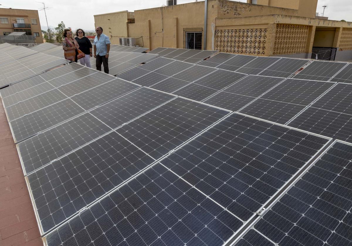 Placas solares instaladas por Iberdrola en Cartagena, en una imagen de archivo.