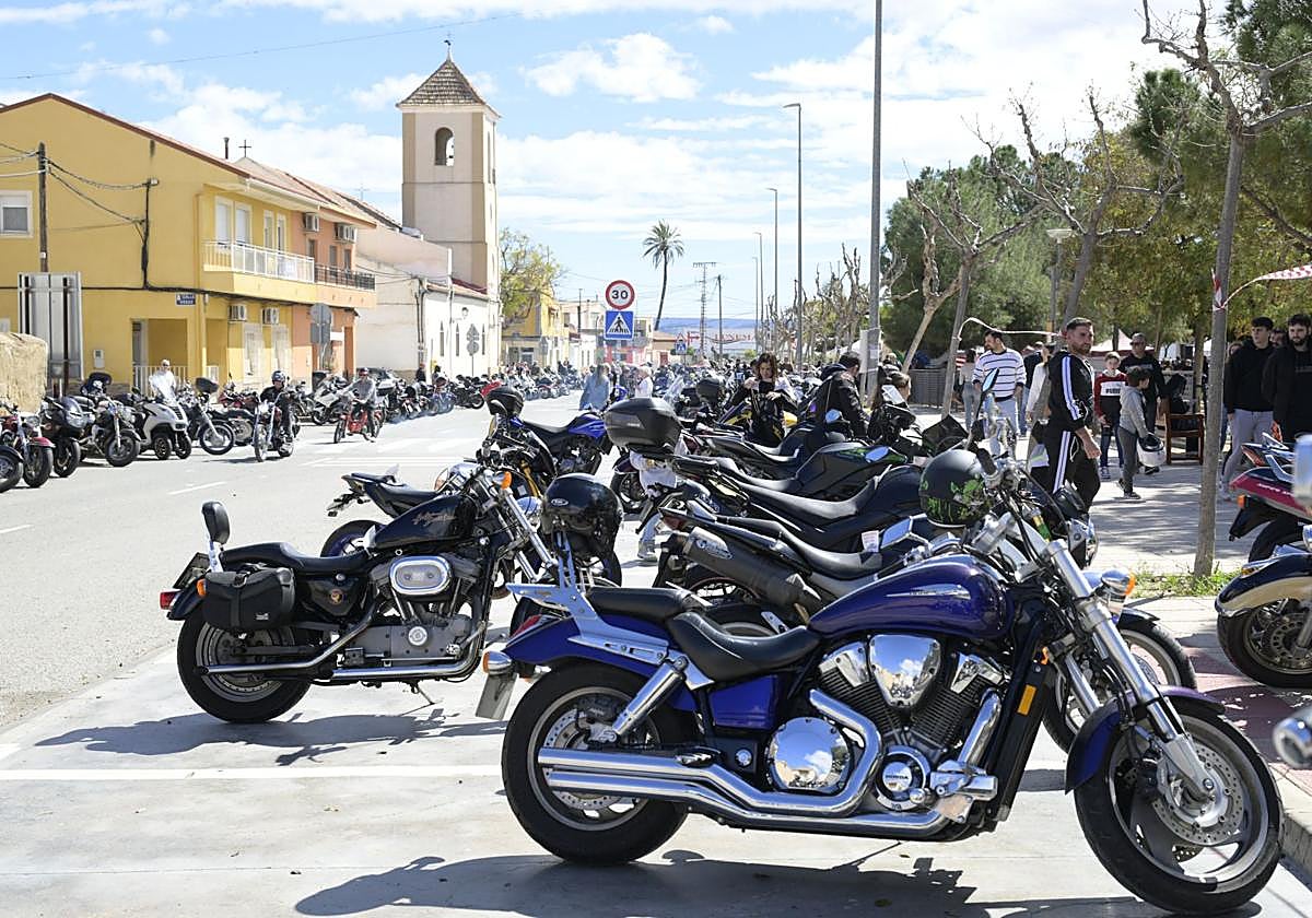 Solidaridad motera para Carmen en Cobatillas