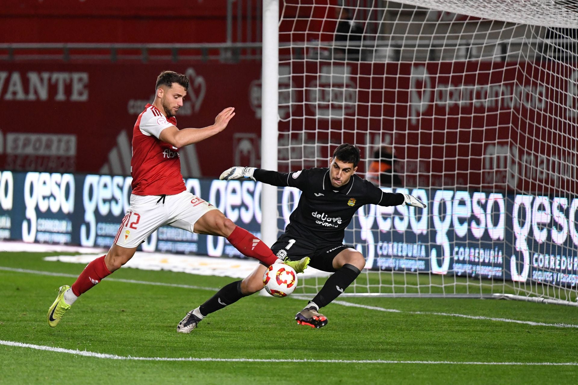 La victoria del Real Murcia frente al Fuenlabrada, en imágenes