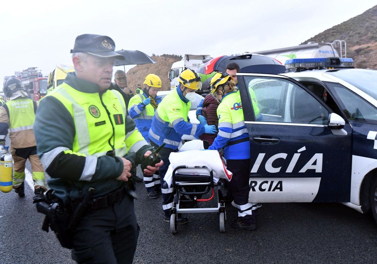 Las imágenes del accidente de autobús en la autovía A-7 en Murcia