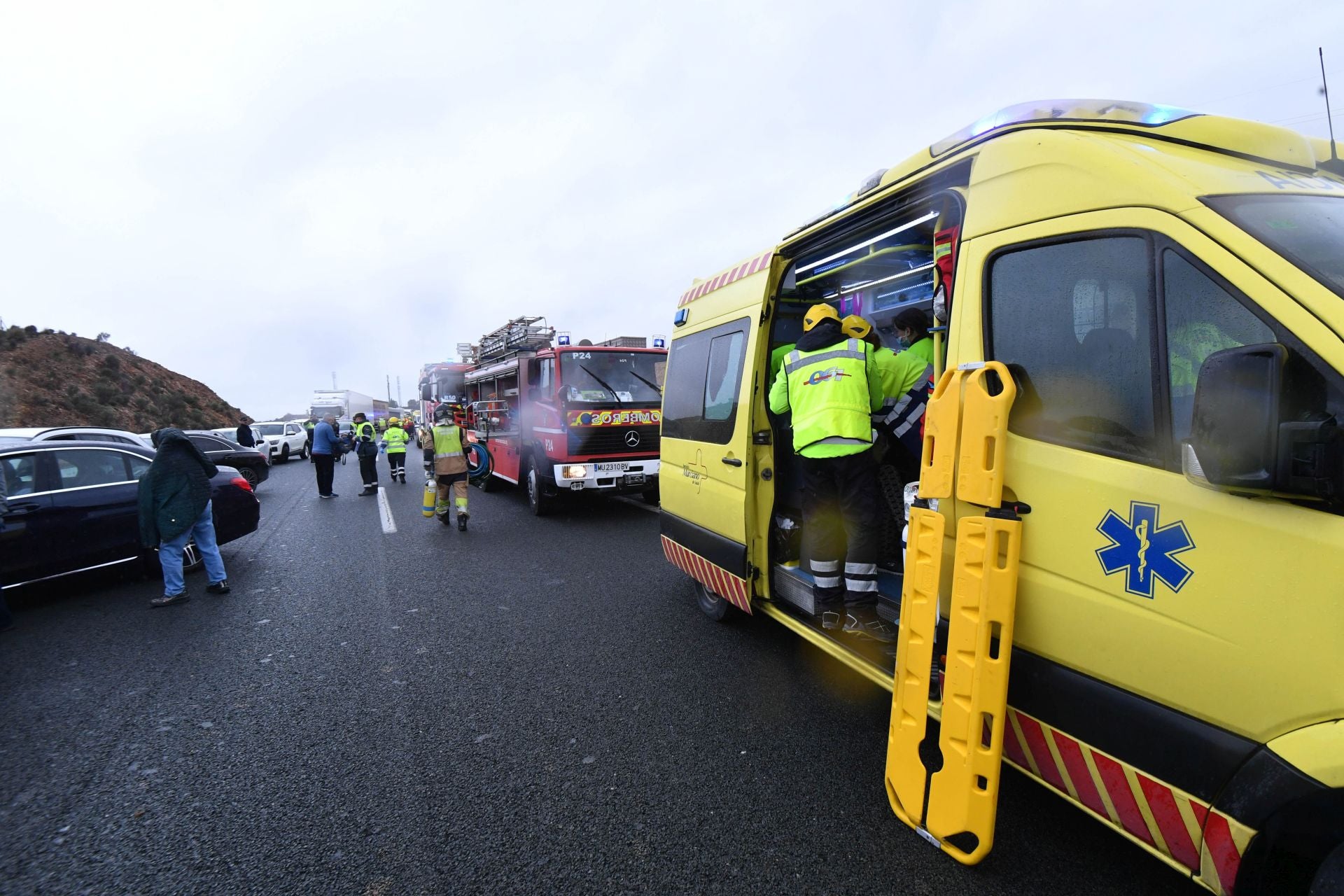 Las imágenes del accidente de autobús en la autovía A-7 en Murcia