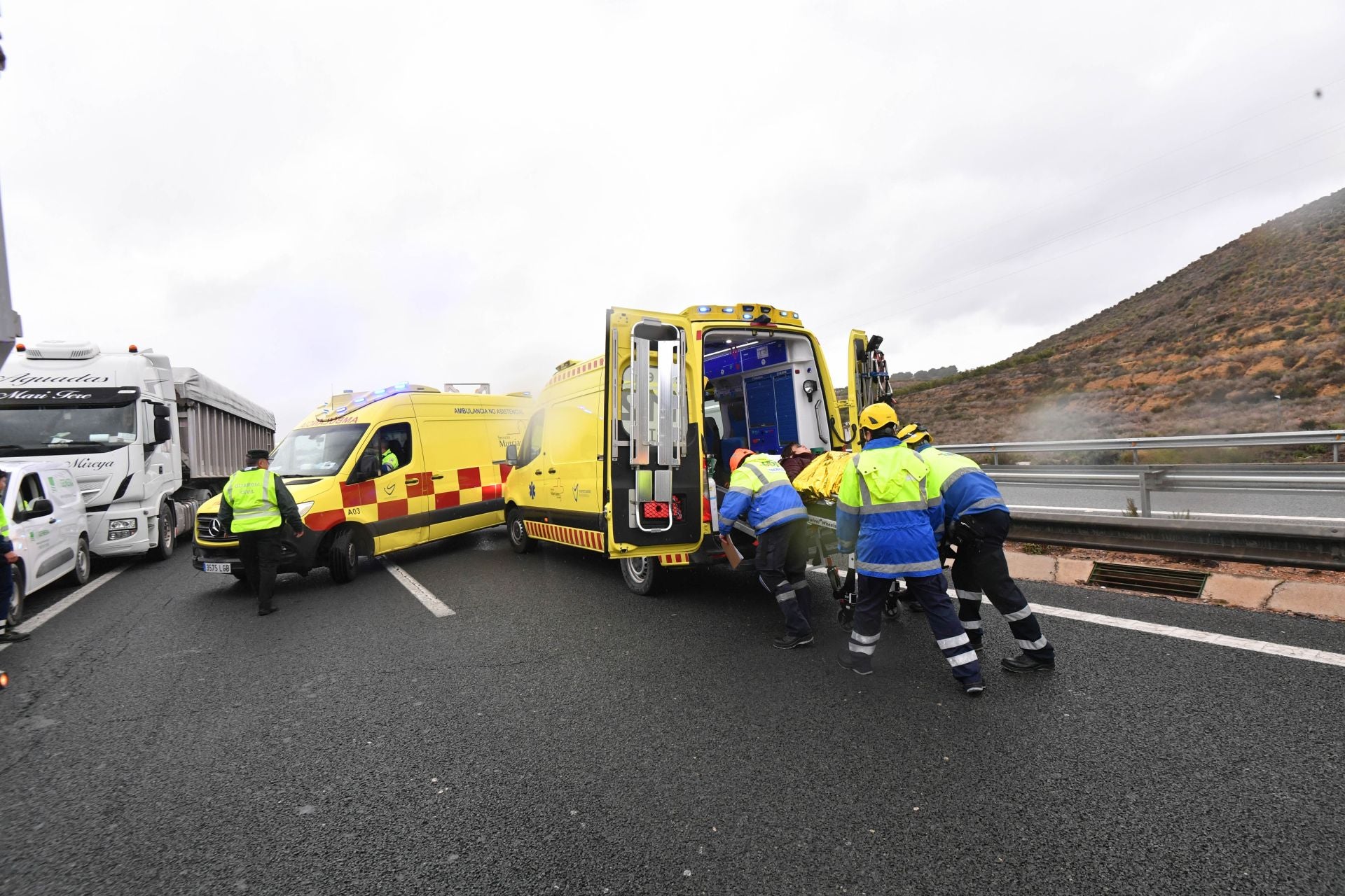 Las imágenes del accidente de autobús en la autovía A-7 en Murcia