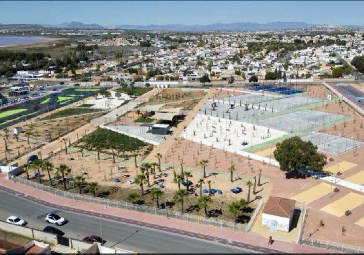 Uno de los parques de Torrevieja que entran en el nuevo contrato.