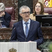El consejero de Salud, Juan José Pedreño, este viernes, durante el anuncio que ha realizado en la Asamblea.