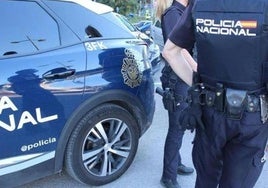 Dos agentes de la Policía Nacional, en una imagen de archivo.